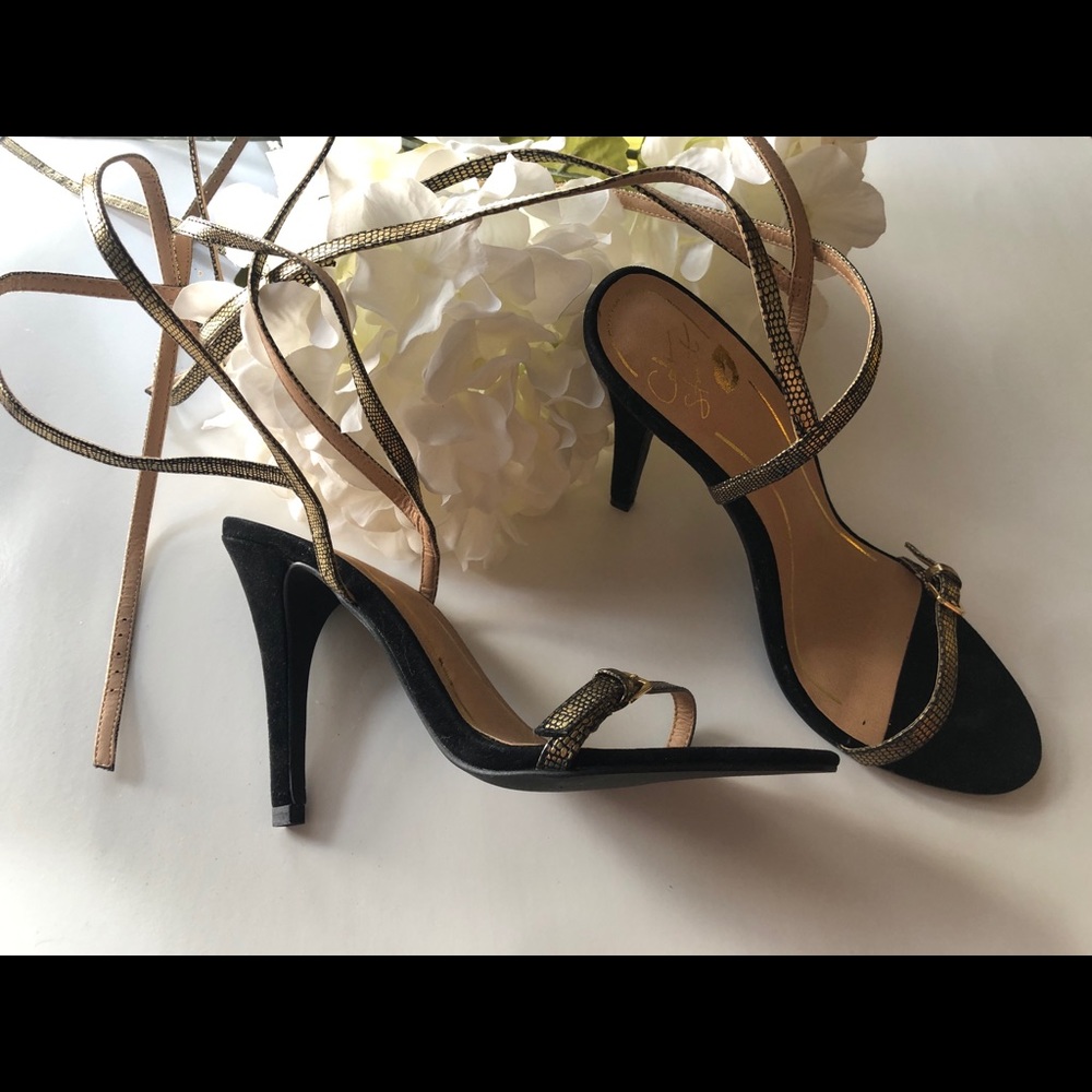 Colin Stewart 7.5 black velvet and gold tie up